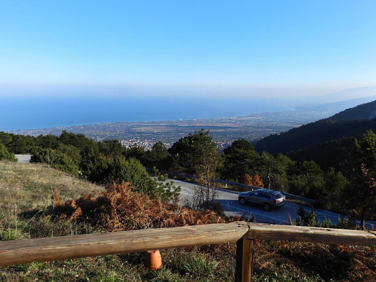 Ferienwohnung Panoramaloft - Quality, View, Sea & Mountain Litochoro Exterior foto